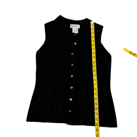 Vintage Sleeveless and Collared Cardigan - Picture 5 of 6